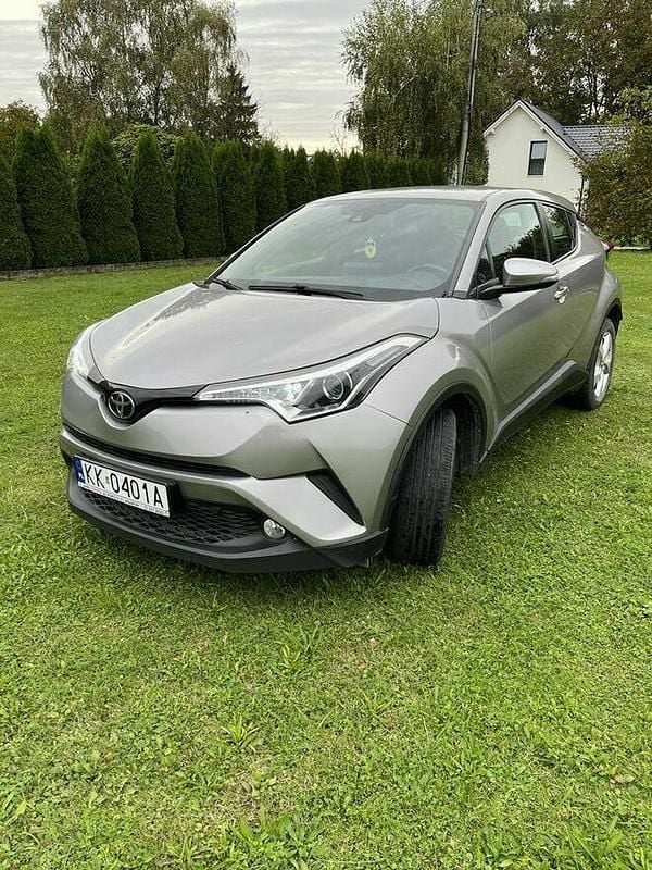 Srebrny Używany 2018 Toyota C-HR SUV | 63 500 zł (Uczciwa cena) - Obraz 1/4