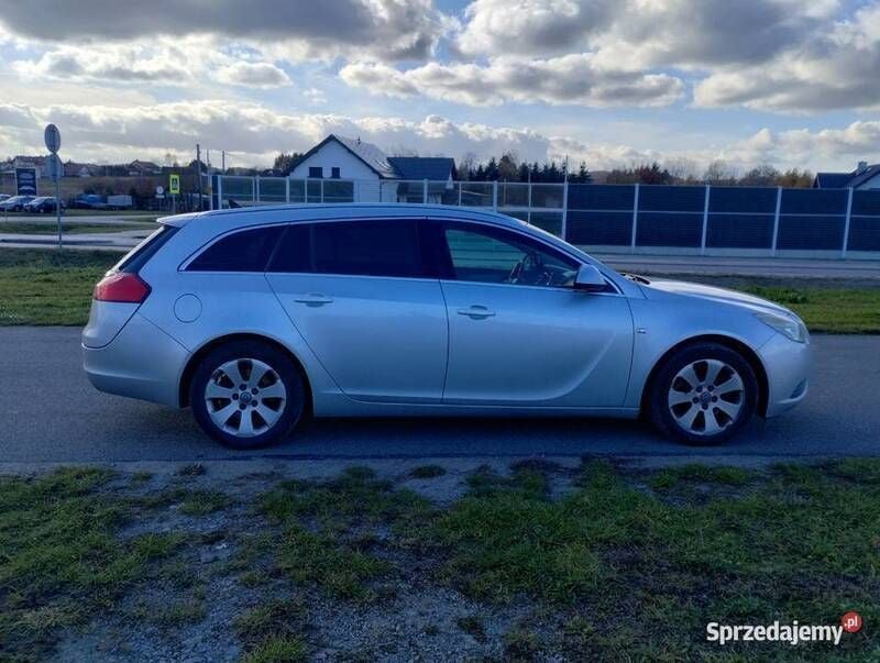 Używany Opel Insignia 2010 Srebrny Kombi