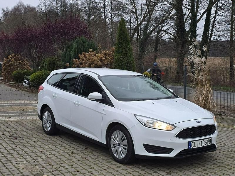 Biały Używany 2016 Ford Focus Kombi | 23 900 zł (Dobra cena) - Obraz 1/4