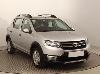 Używany Dacia Sandero 90 KM (66 kW) 2016 Srebrny Hatchback
