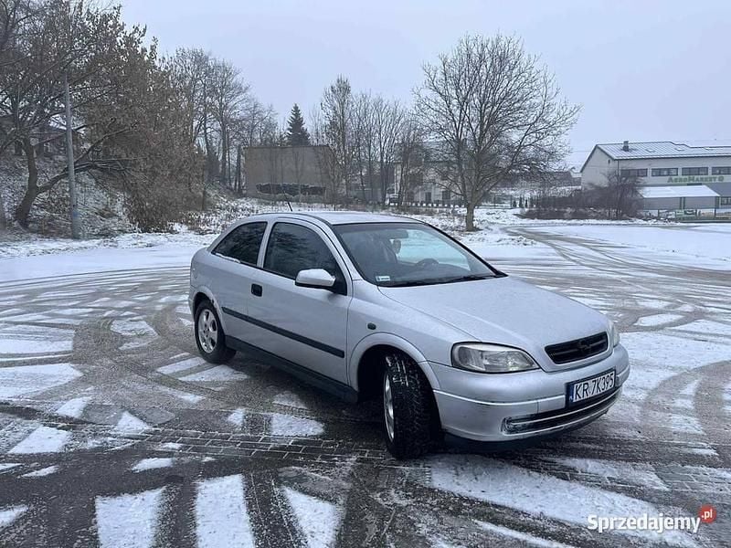 Używany Opel Astra 2002 Srebrny Hatchback