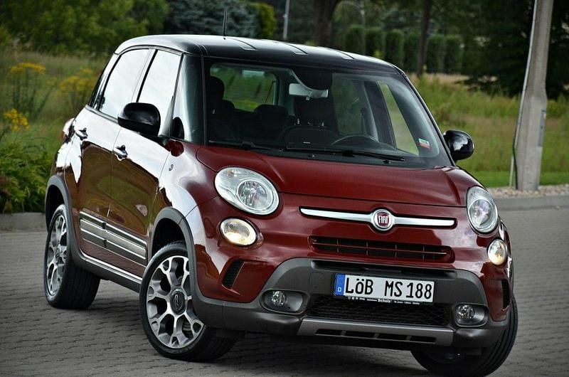 Czerwony ciemny (metalik, perła) Używany 2016 Fiat 500L Minivan | 34 900 zł (Dobra cena) - Obraz 1/4