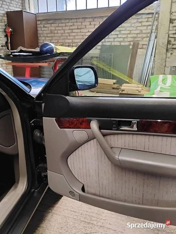 Używany Audi 100 1993 Granatowy Sedan/Limuzyna