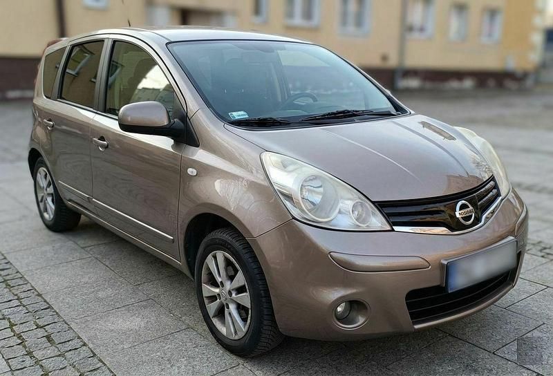 Używany Nissan Note 88 KM (64 kW) 2009 Brązowobeżowy Hatchback