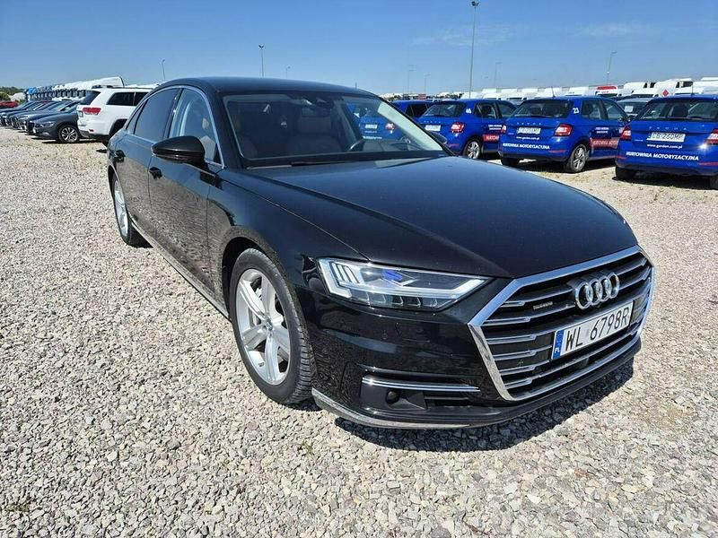 Czarny Używany 2021 Audi A8 Ambiente Sedan/Limuzyna | 212 475 zł - Obraz 1/4
