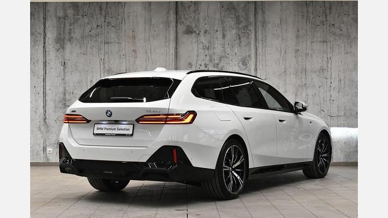 Używany BMW 520 Comfort Edition 197 KM (144 kW) 2025 Biel alpejska Kombi