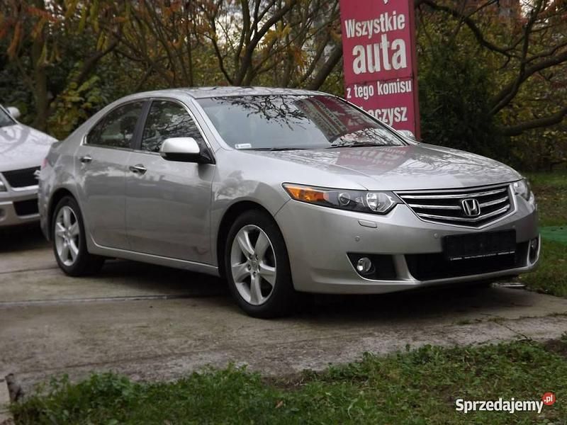 Używany Honda Accord 150 KM (110 kW) 2009 Srebrny Sedan/Limuzyna