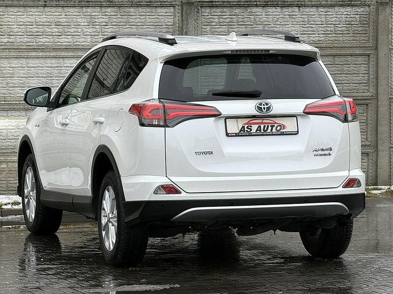 Używany Toyota RAV4 Hybrid 197 KM (144 kW) 2017 Biały SUV