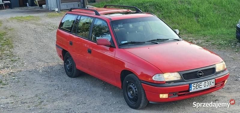 Czerwony Używany 1997 Opel Astra Kombi | 6500 zł - Obraz 1/4