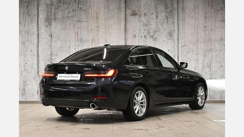 Używany BMW 320 Shadowline 184 KM (135 kW) 2022 Czarny szafir metalizowany Sedan/Limuzyna