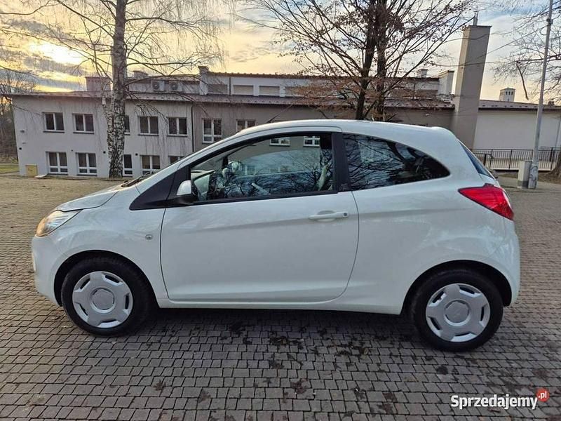 Używany Ford Ka 69 KM (50 kW) 2009 Biały Hatchback