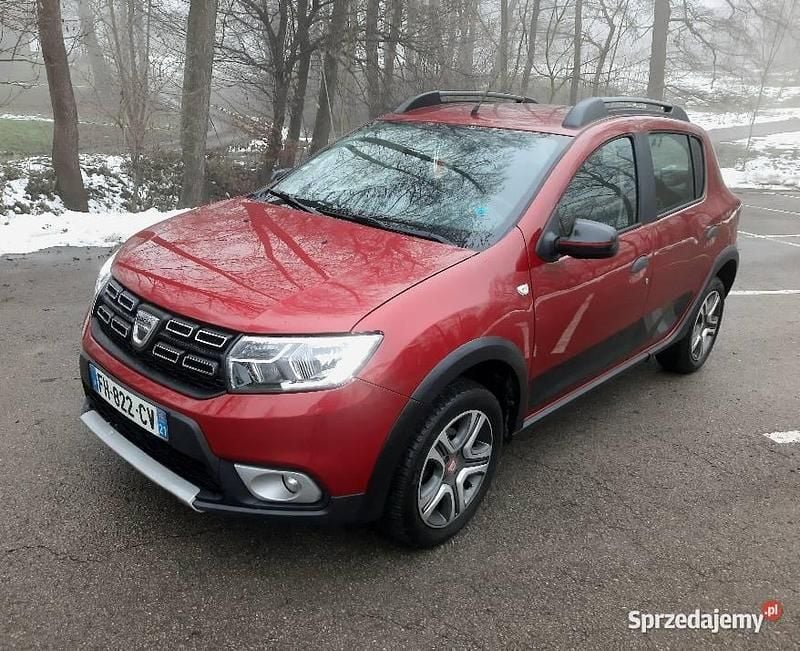 Używany Dacia Sandero Prestige 90 KM (66 kW) 2019 Bordowy Hatchback