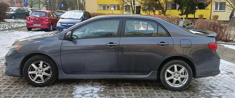 Używany Toyota Corolla 2008 Szary Sedan/Limuzyna