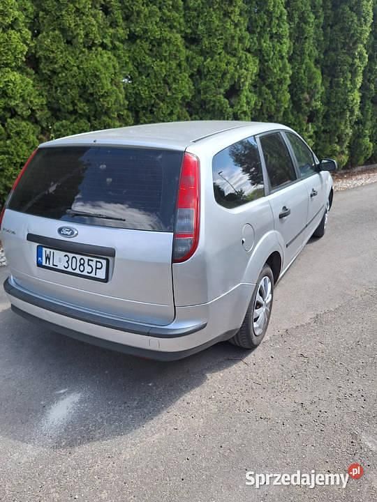 Używany Ford Focus 2005 Srebrny Kombi