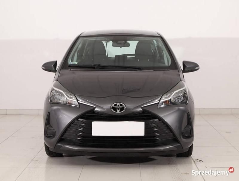Szary Używany 2020 Toyota Yaris Hatchback | 45 999 zł (Uczciwa cena) - Obraz 1/4