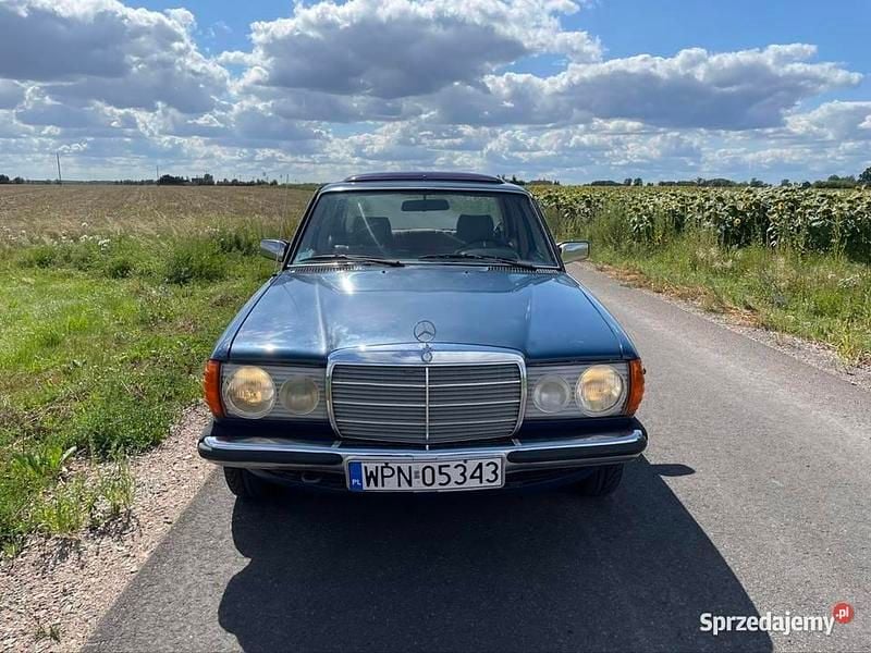 Niebieski Używany 1979 Mercedes 240 Sedan/Limuzyna | 18 000 zł - Obraz 1/4