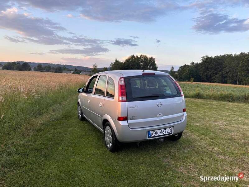Srebrny Używany 2006 Opel Meriva Minivan | 12 900 zł (Dość drogi) - Obraz 1/4
