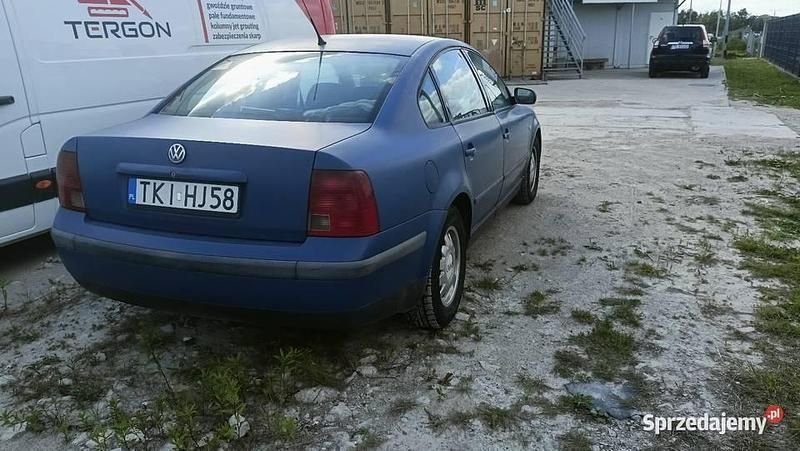 Niebieski Używany 1998 VW Passat Sedan/Limuzyna | 1800 zł (Dobra cena) - Obraz 1/4
