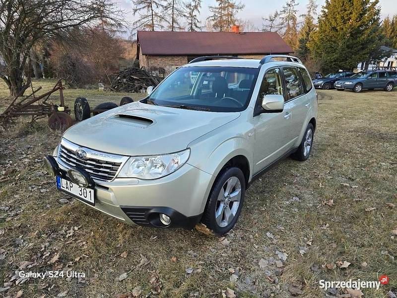 Złoty Używany 2010 Subaru Forester SUV | 14 999 zł (Uczciwa cena) - Obraz 1/4