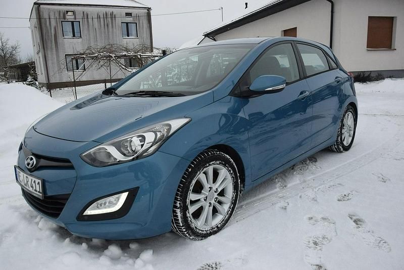 Używany Hyundai i30 100 KM (73 kW) 2012 Niebieski Hatchback