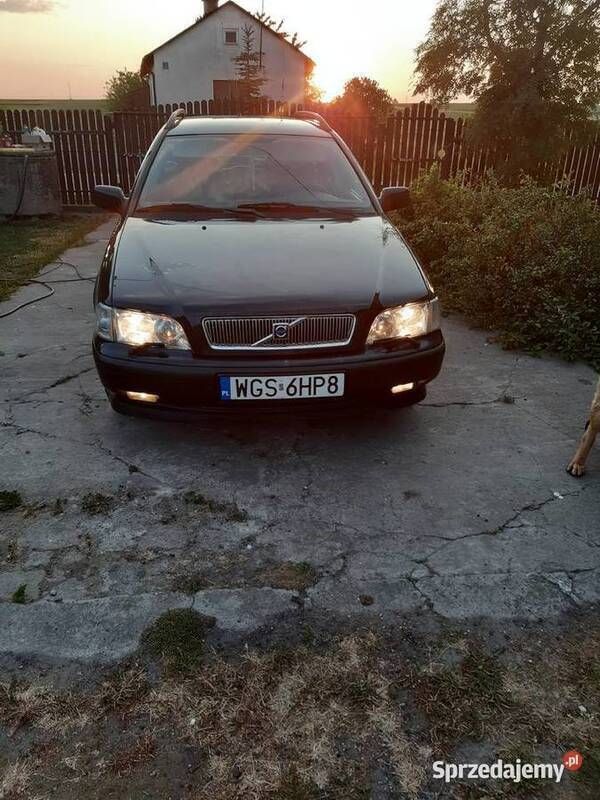 Używany 1999 Volvo V40 Kombi | 4300 zł - Obraz 1/4