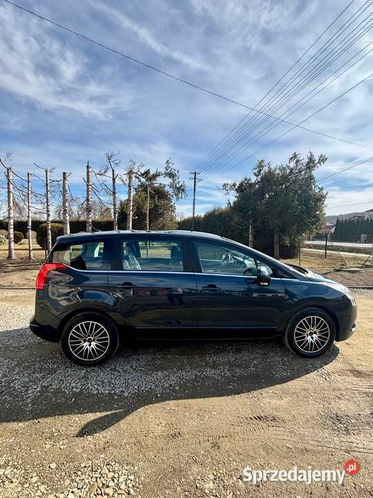 Używany Peugeot 5008 2011 Minivan