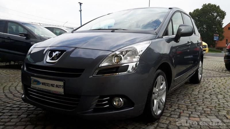 Używany Peugeot 5008 156 KM (114 kW) 2012 Szary metalik Minivan