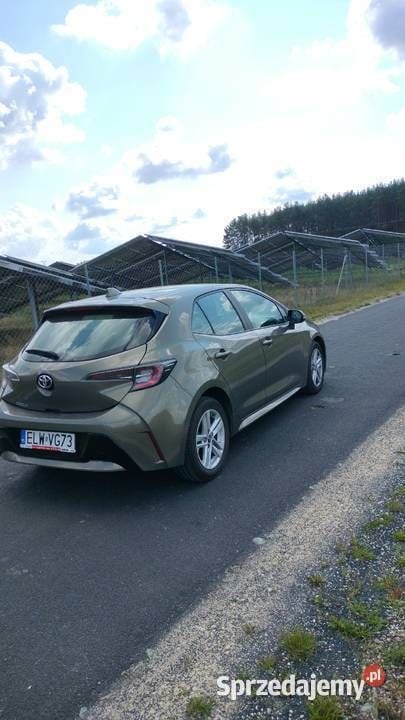 Używany Toyota Corolla 116 KM (85 kW) 2019 Beżowy Hatchback