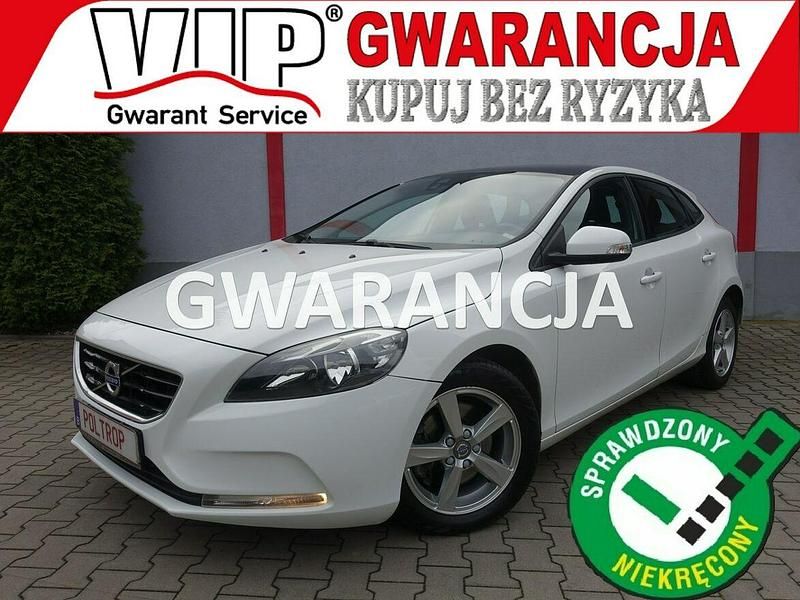 Biały Używany 2014 Volvo V40 Hatchback | 39 900 zł - Obraz 1/4