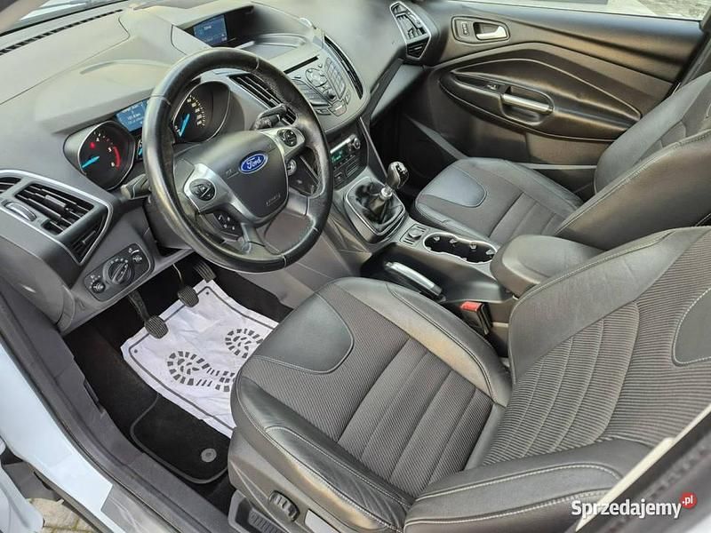 Używany Ford Kuga 140 KM (102 kW) 2014 Biały (metalik) SUV