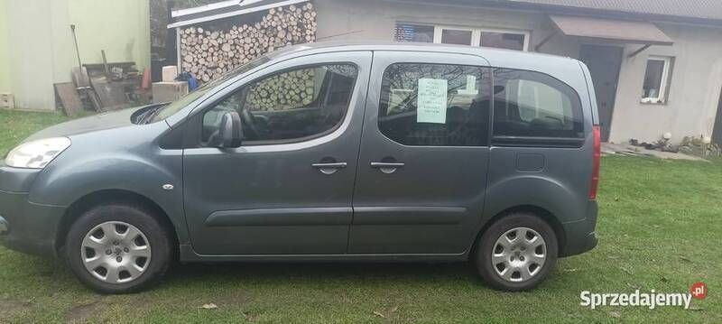 Szary Używany 2011 Peugeot Partner Tepee Minivan | 18 700 zł - Obraz 1/4