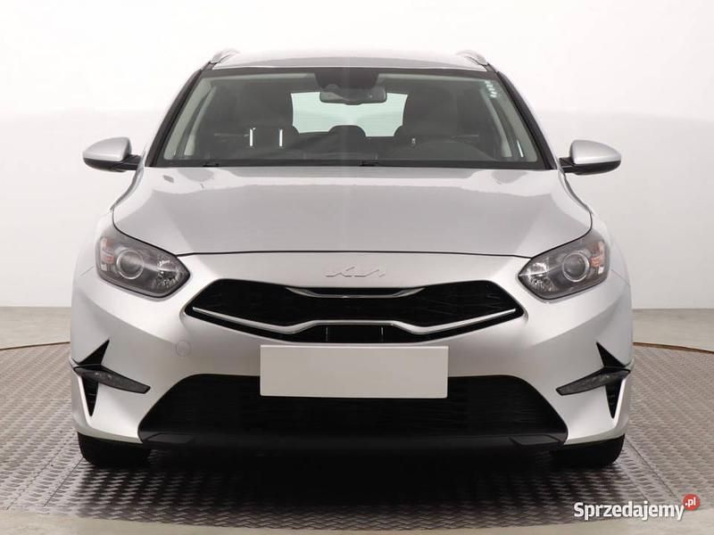Srebrny Używany 2022 Kia Ceed Kombi | 75 999 zł (Uczciwa cena) - Obraz 1/4