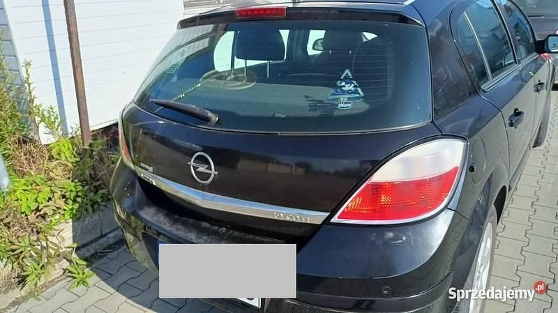 Czarny Używany 2006 Opel Astra Hatchback | 5000 zł (Dobra cena) - Obraz 1/4