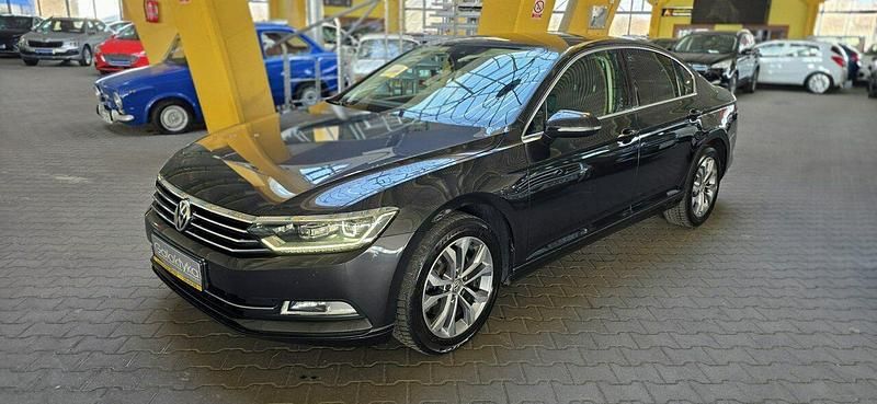 Używany VW Passat 190 KM (139 kW) 2018 Szary Sedan/Limuzyna