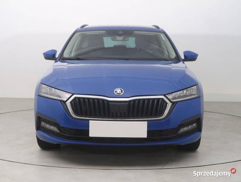 Niebieski Używany 2021 Skoda Octavia Kombi | 61 999 zł (Uczciwa cena) - Obraz 1/4