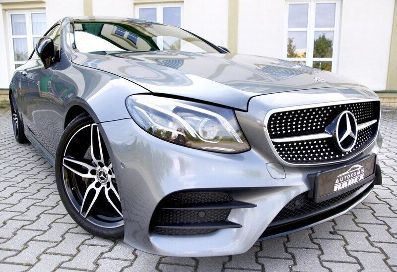 Używany Mercedes E220 195 KM (143 kW) 2018 Grafitowy Coupe