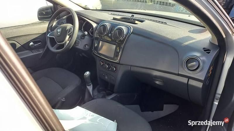 Srebrny Używany 2018 Dacia Sandero Hatchback | 13 200 zł - Obraz 1/4