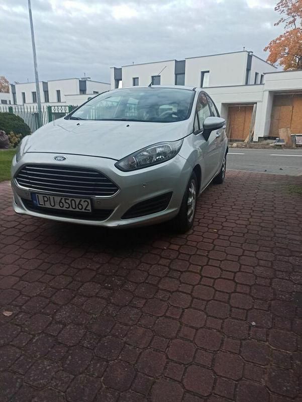 Srebrny Używany 2015 Ford Fiesta Hatchback | 20 500 zł (Uczciwa cena) - Obraz 1/4