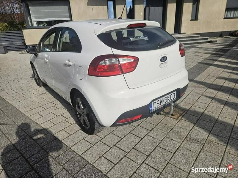 Używany Kia Rio 85 KM (62 kW) 2014 Biały Hatchback