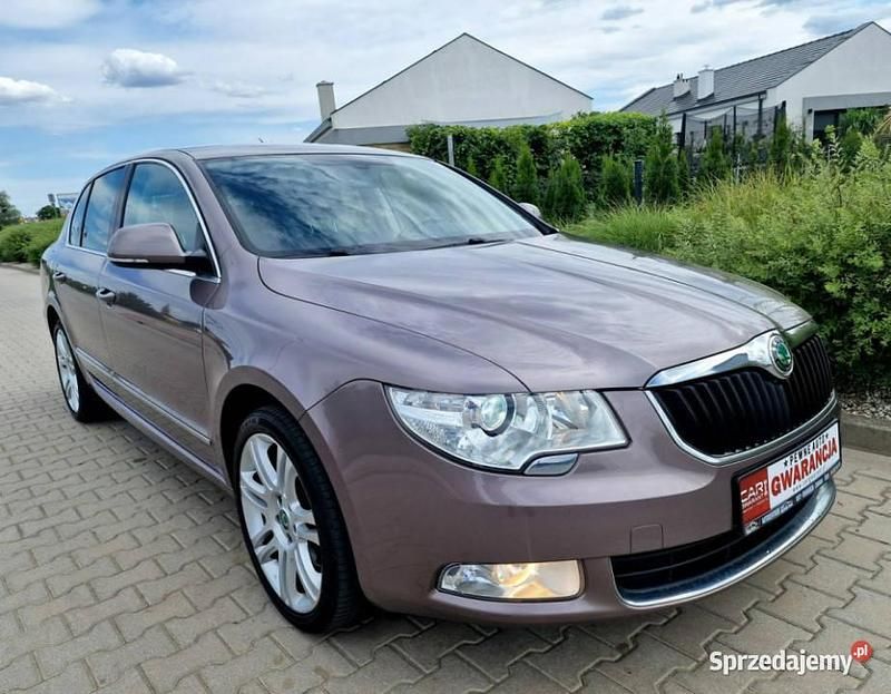 Używany Skoda Superb 125 KM (91 kW) 2012 Fioletowy Hatchback