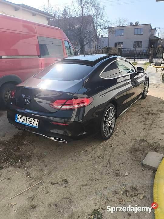 Używany Mercedes C220 2019 Czarny Coupe