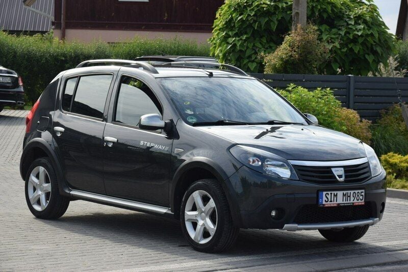 Szary Używany 2010 Dacia Sandero Stepway Hatchback | 17 900 zł (Uczciwa cena) - Obraz 1/4