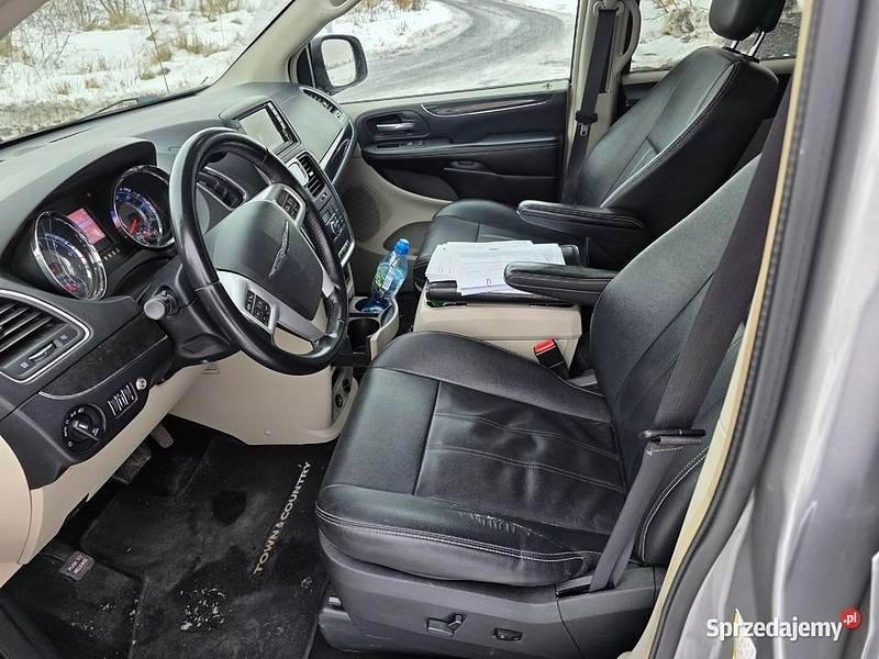 Używany Chrysler Town & Country 2016 Minivan