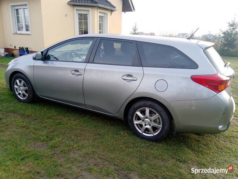 Sprzedany Toyota Auris kombi 1,4 D4D, 9., używany 2013, km