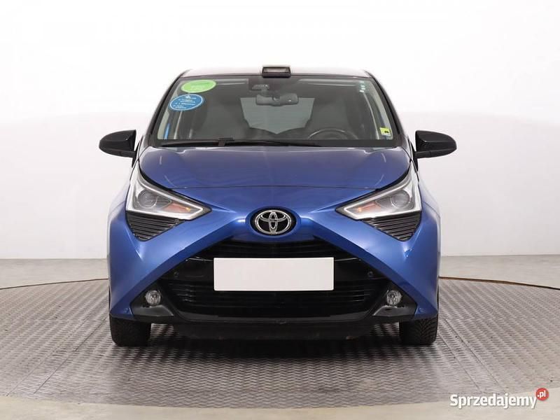 Używany Toyota Aygo 72 KM (52 kW) 2020 Niebieski Hatchback