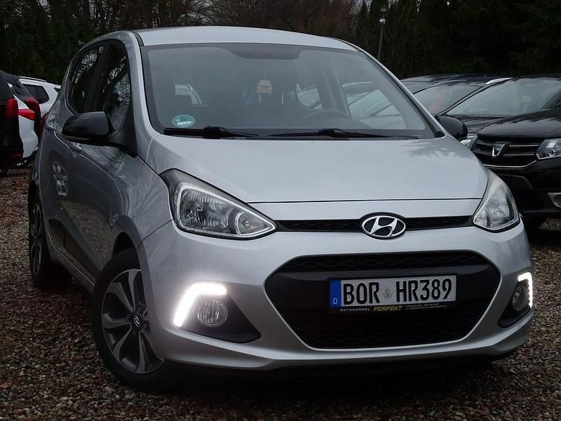 Srebrny Używany 2015 Hyundai i10 Hatchback | 26 800 zł (Uczciwa cena) - Obraz 1/4
