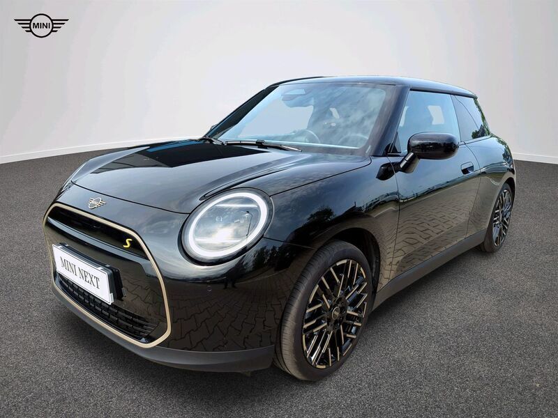 Midnight black ii Używany 2024 Mini Cooper SE Hatchback | 161 900 zł (Uczciwa cena) - Obraz 1/4