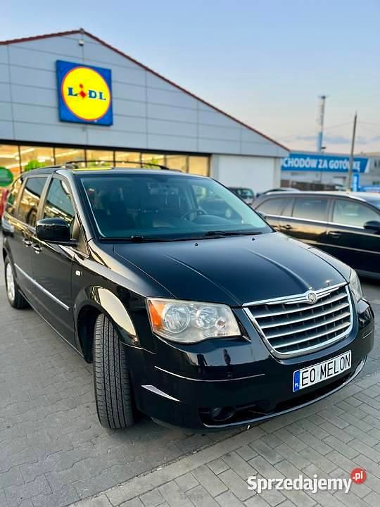 Używany 2010 Chrysler Grand Voyager Minivan | 21 000 zł - Obraz 1/4