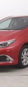 Używany Toyota Auris 136 KM (100 kW) 2016 Czerwony Hatchback