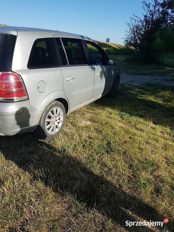 Srebrny Używany 2007 Opel Zafira Minivan | 3500 zł (Dobra cena) - Obraz 1/3